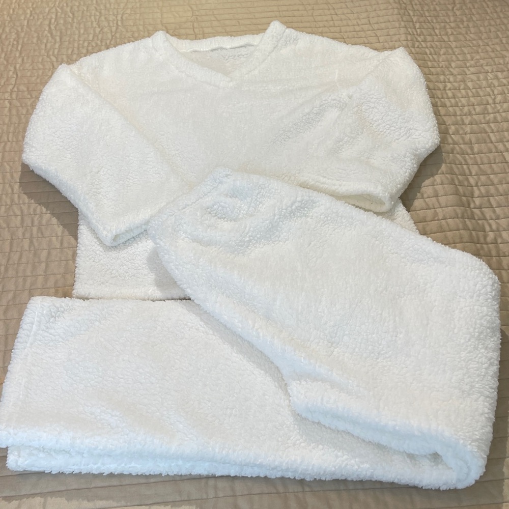 Cozy White Sherpa SET SIZE XS NWOT HAVE BEEN WASHED